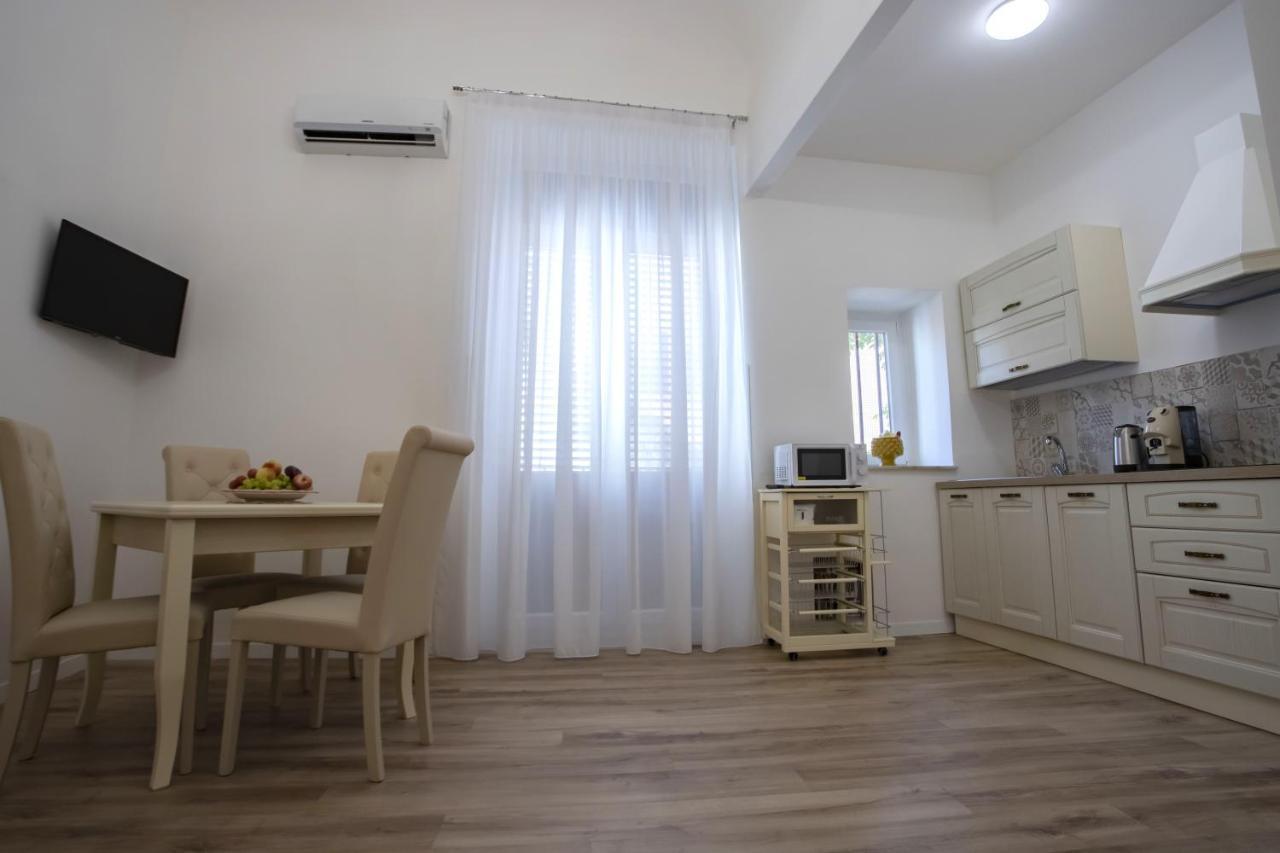 Terre D'Oro, Appartamento Di Lusso In Centro Citta Palermo Bagian luar foto