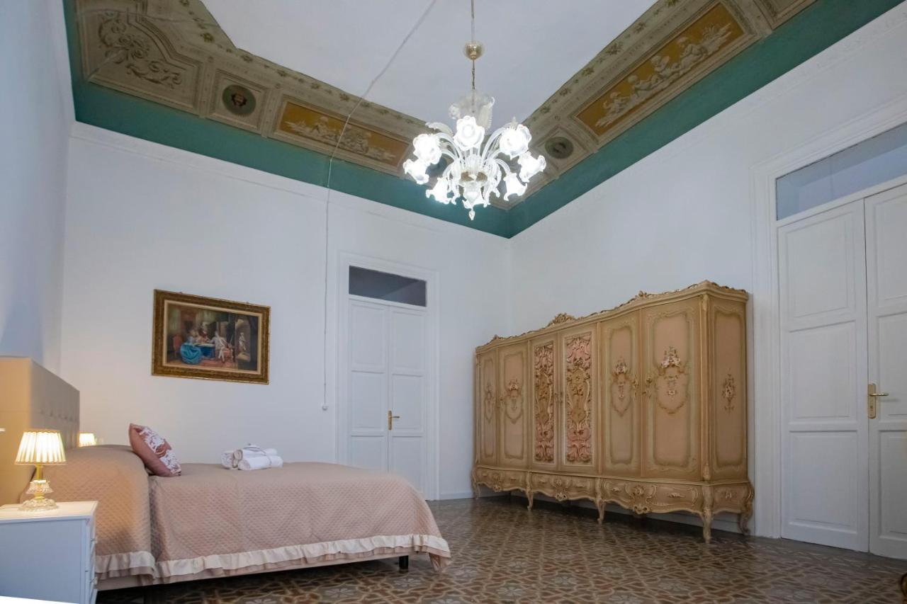 Terre D'Oro, Appartamento Di Lusso In Centro Citta Palermo Bagian luar foto